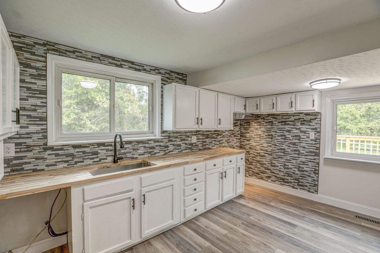 124 Harber Ln - Photo 5 of 29