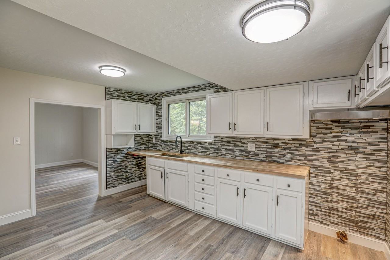 124 Harber Ln - Photo 6 of 29