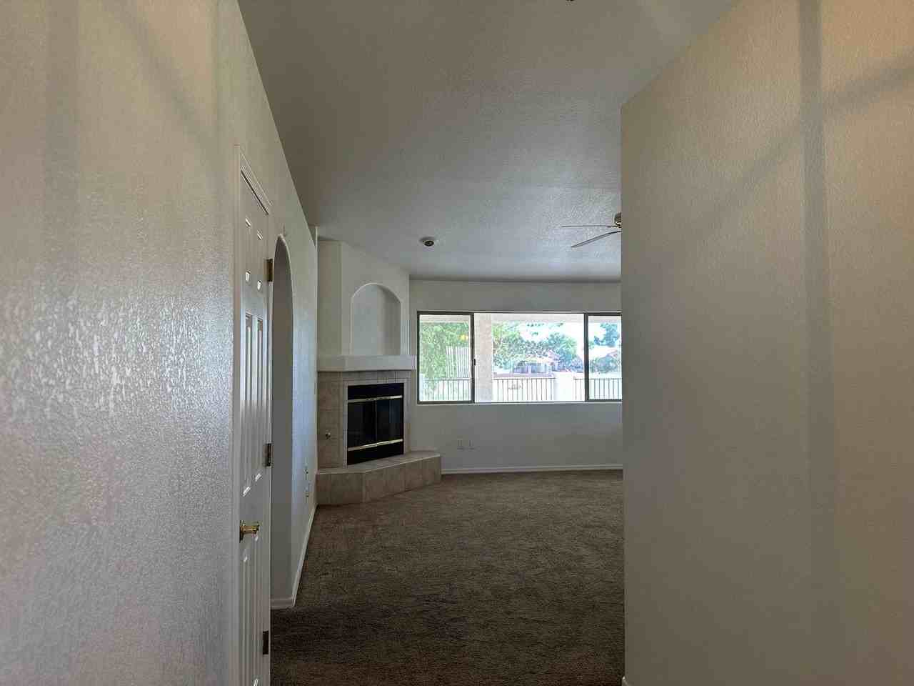 2100 E Crystal Dr - Photo 5 of 29