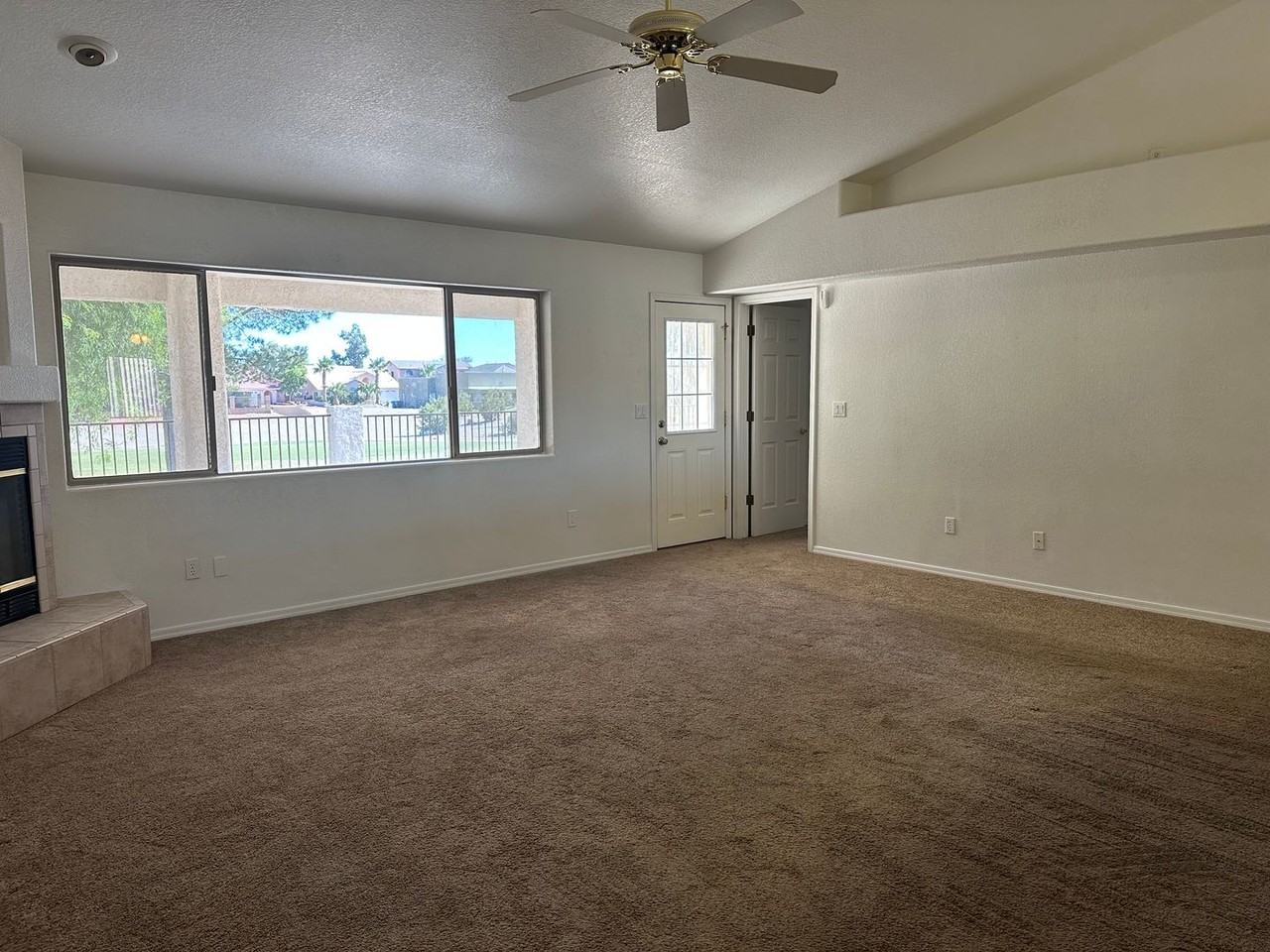 2100 E Crystal Dr - Photo 7 of 29