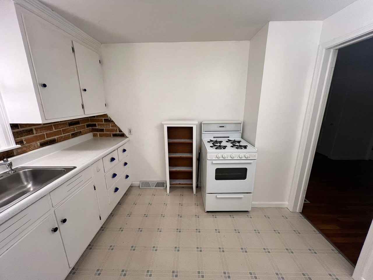 171 Old Lyman Rd - Photo 3 of 14