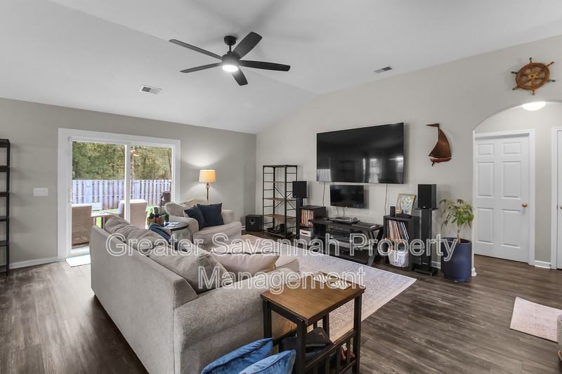 133 Pine View Xing - Photo 6 of 39