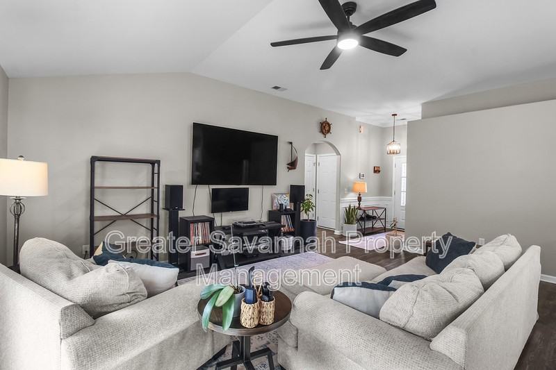 133 Pine View Xing - Photo 7 of 39