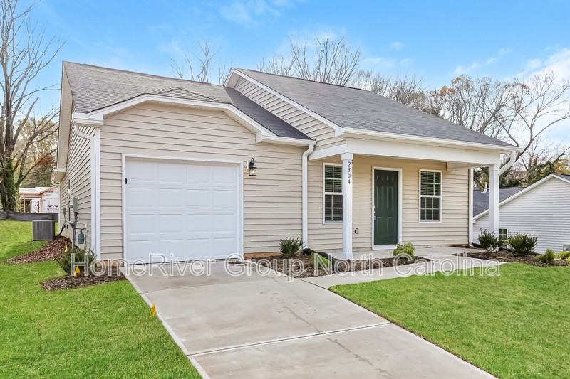 2304 Kaywood Ln - Photo 2 of 19