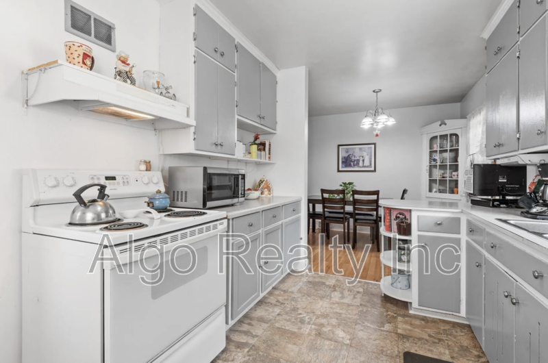 1811 Nevada Ave E - Photo 4 of 14