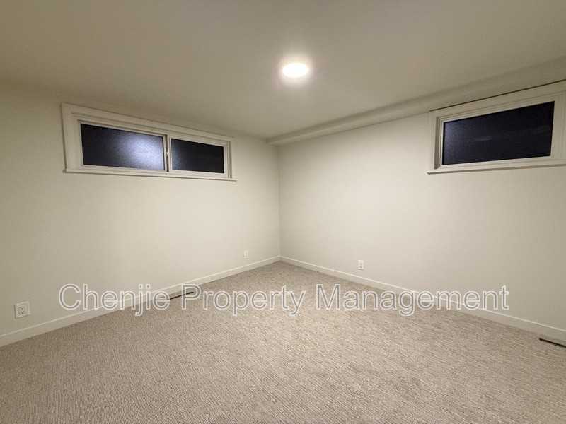 9828 74 St Nw #BS - Photo 3 of 12