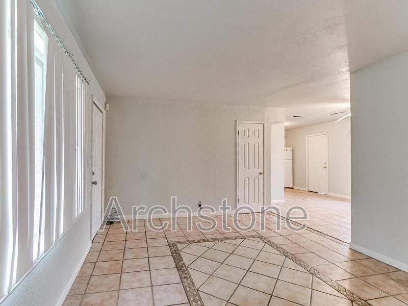 1829 Corrine Dr - Photo 6 of 48