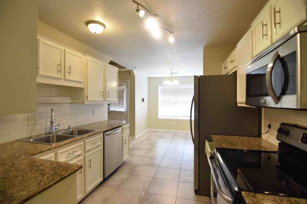 2802 Wesley Dr - Photo 4 of 23