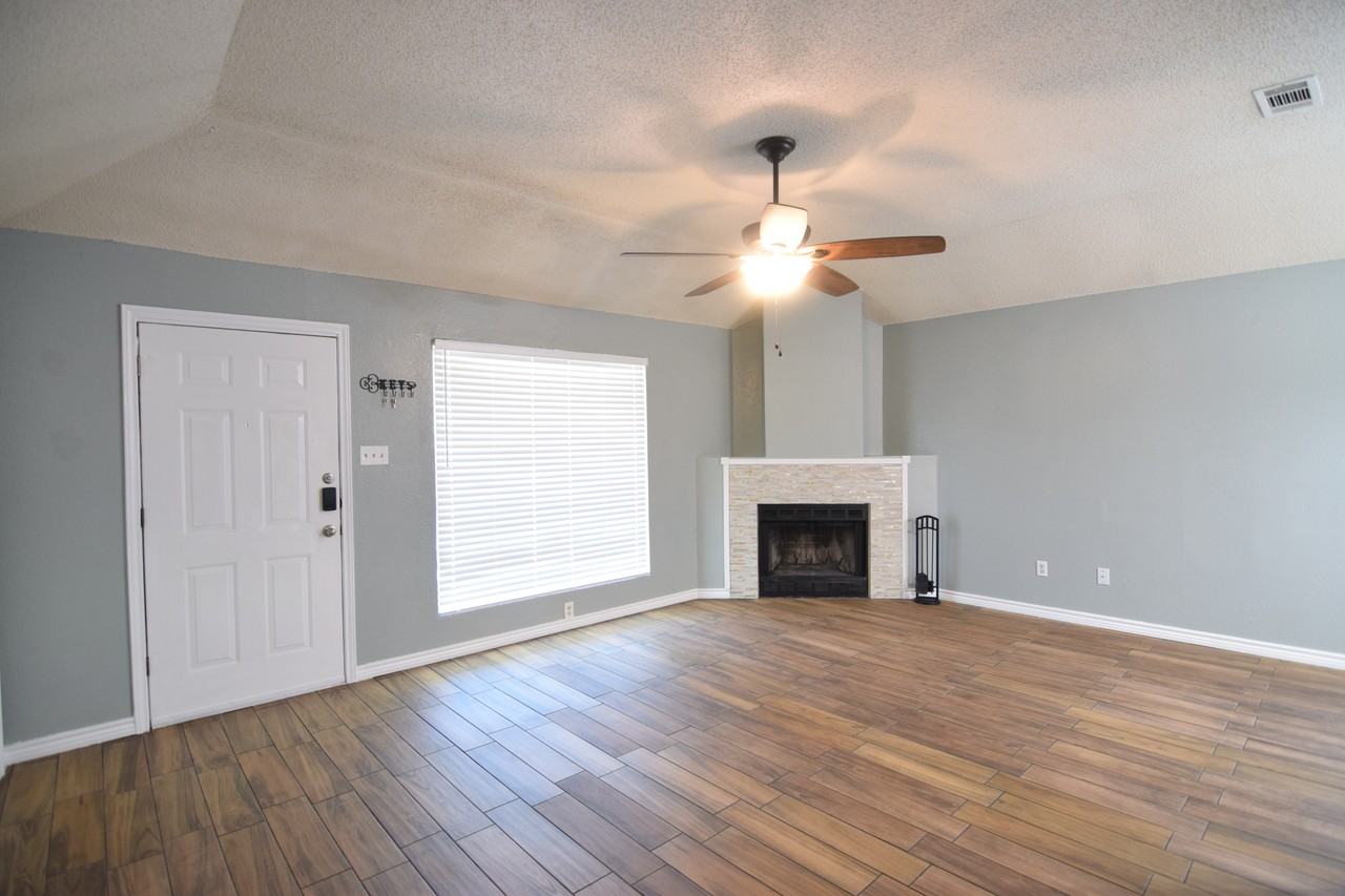 2210 Cooke Dr - Photo 7 of 16