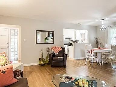 5312 Shepard Ave - Photo 3 of 20