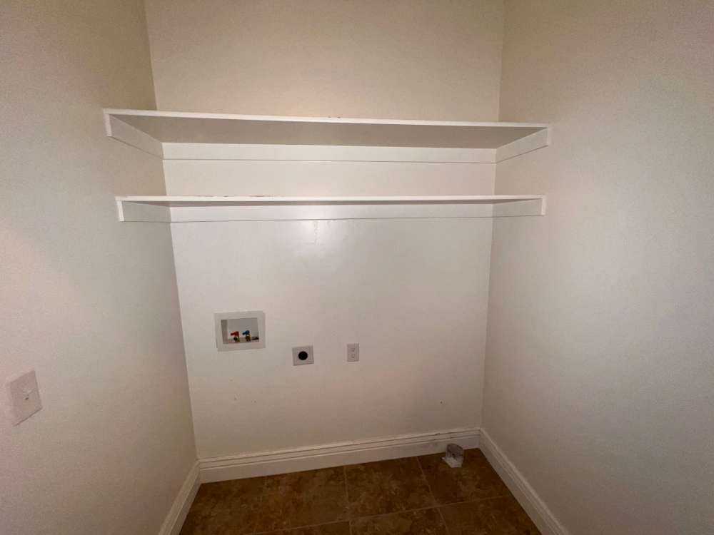 136 Es - Photo 4 of 15