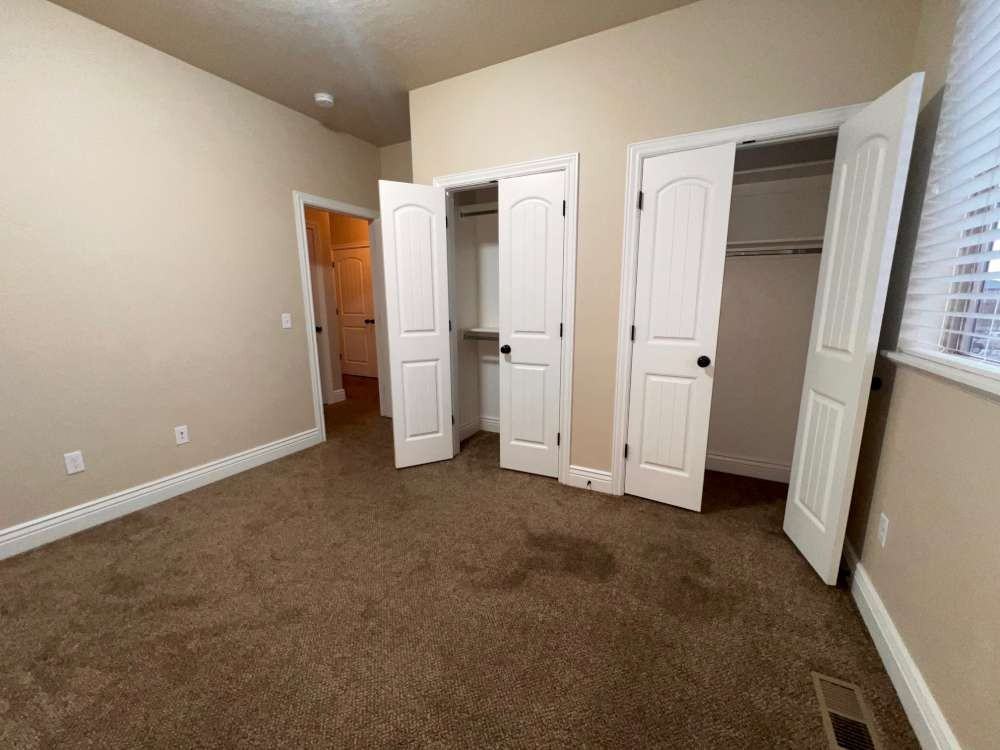 136 Es - Photo 6 of 15