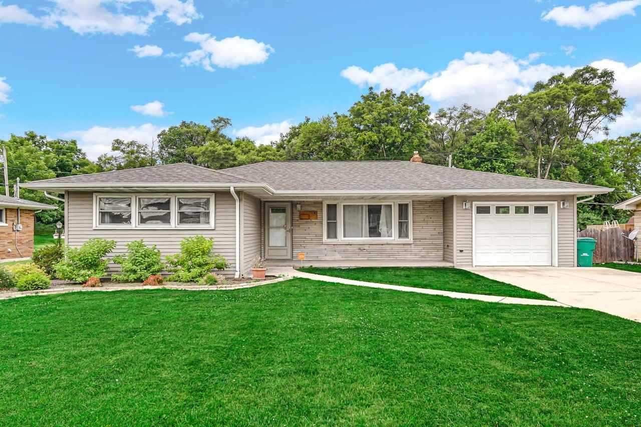 7130 Delaware St - Photo 2 of 10