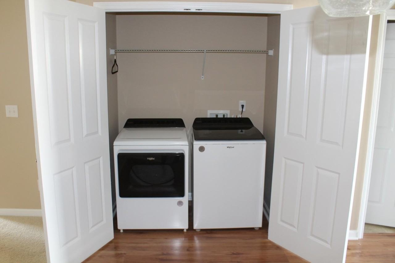 235 Sunview Dr - Photo 3 of 10