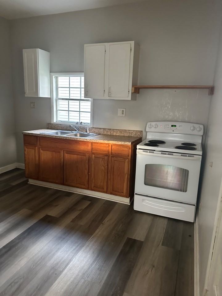 106 Denham Street - Photo 3 of 9