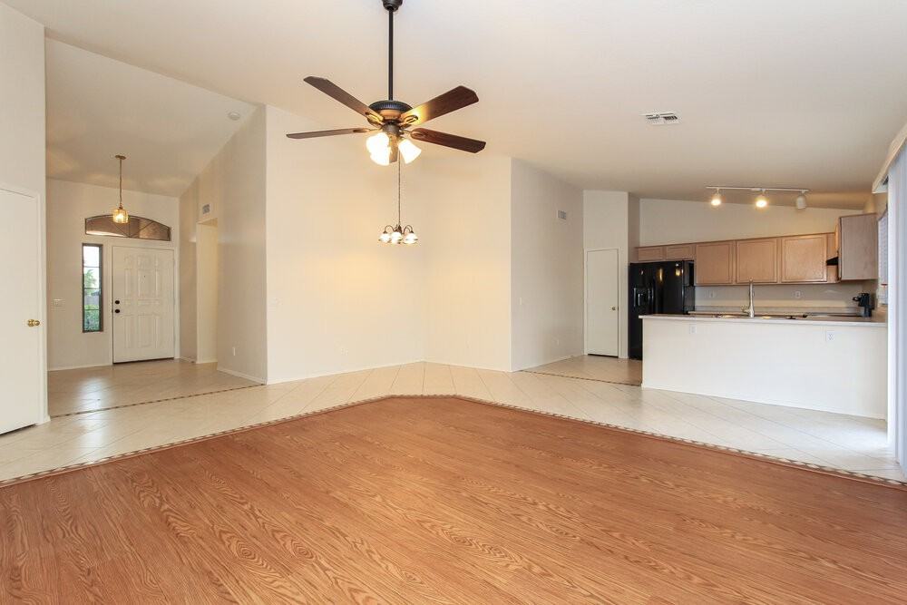 9324 W Mountain View Rd - Photo 2 of 15