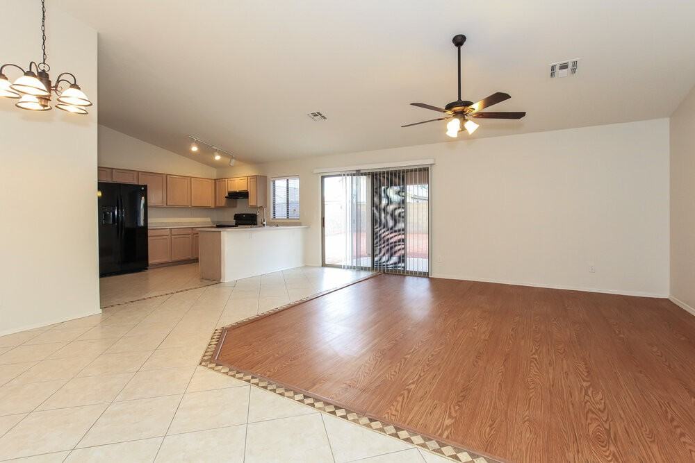 9324 W Mountain View Rd - Photo 3 of 15