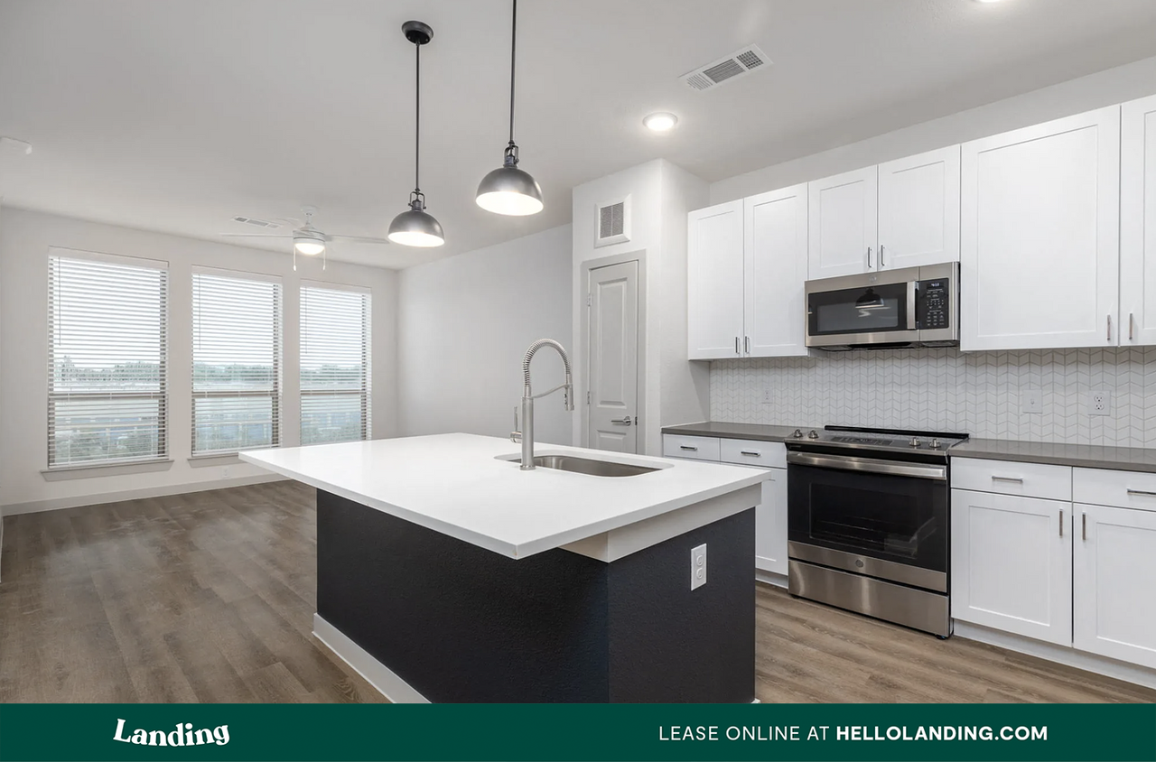 11214 N FM 620 - Photo 2 of 50