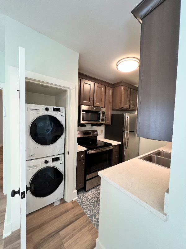 515 E 8th St #G - Photo 6 of 12