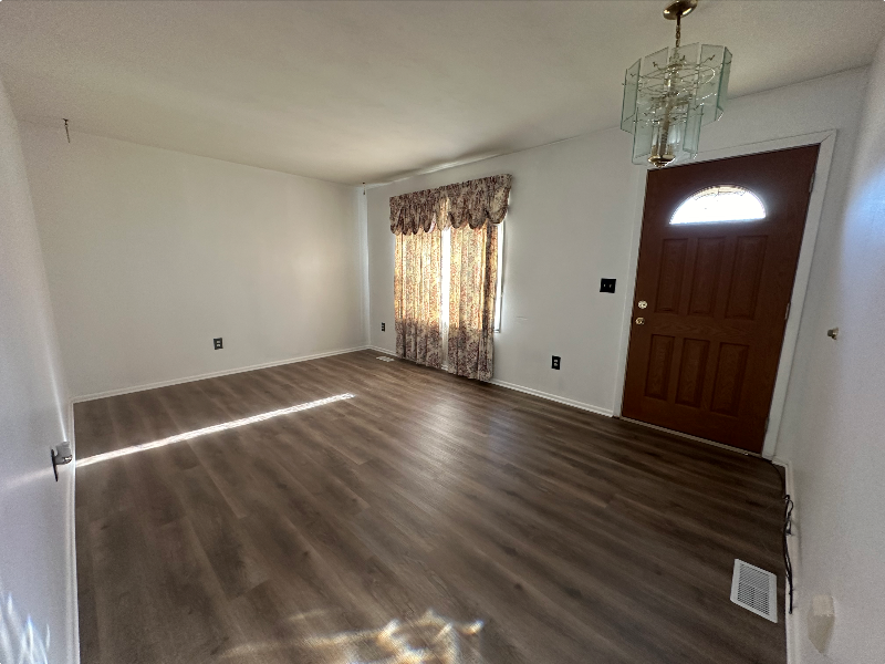 3320 Argyll Dr - Photo 3 of 9