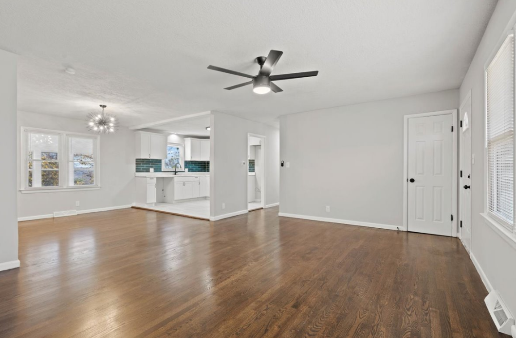2509 Lawndale Ave - Photo 3 of 11