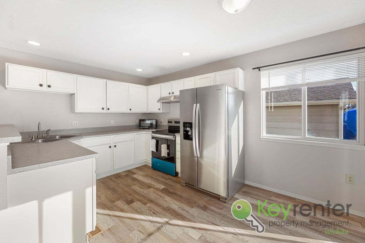 1323 W Nottingham Cir - Photo 7 of 22