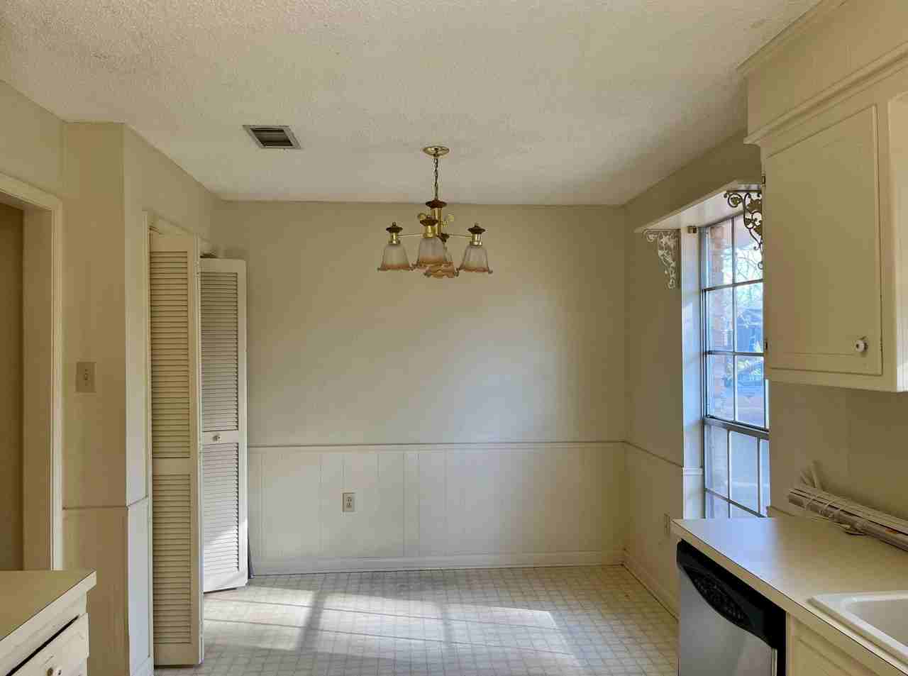 5629 Loranger Dr - Photo 4 of 16