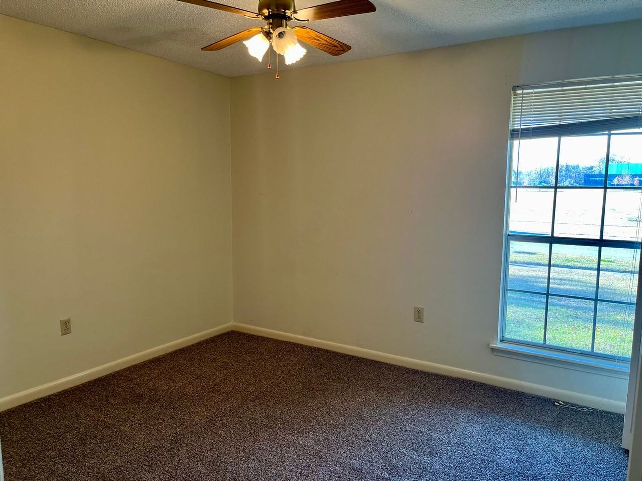 5629 Loranger Dr - Photo 7 of 16