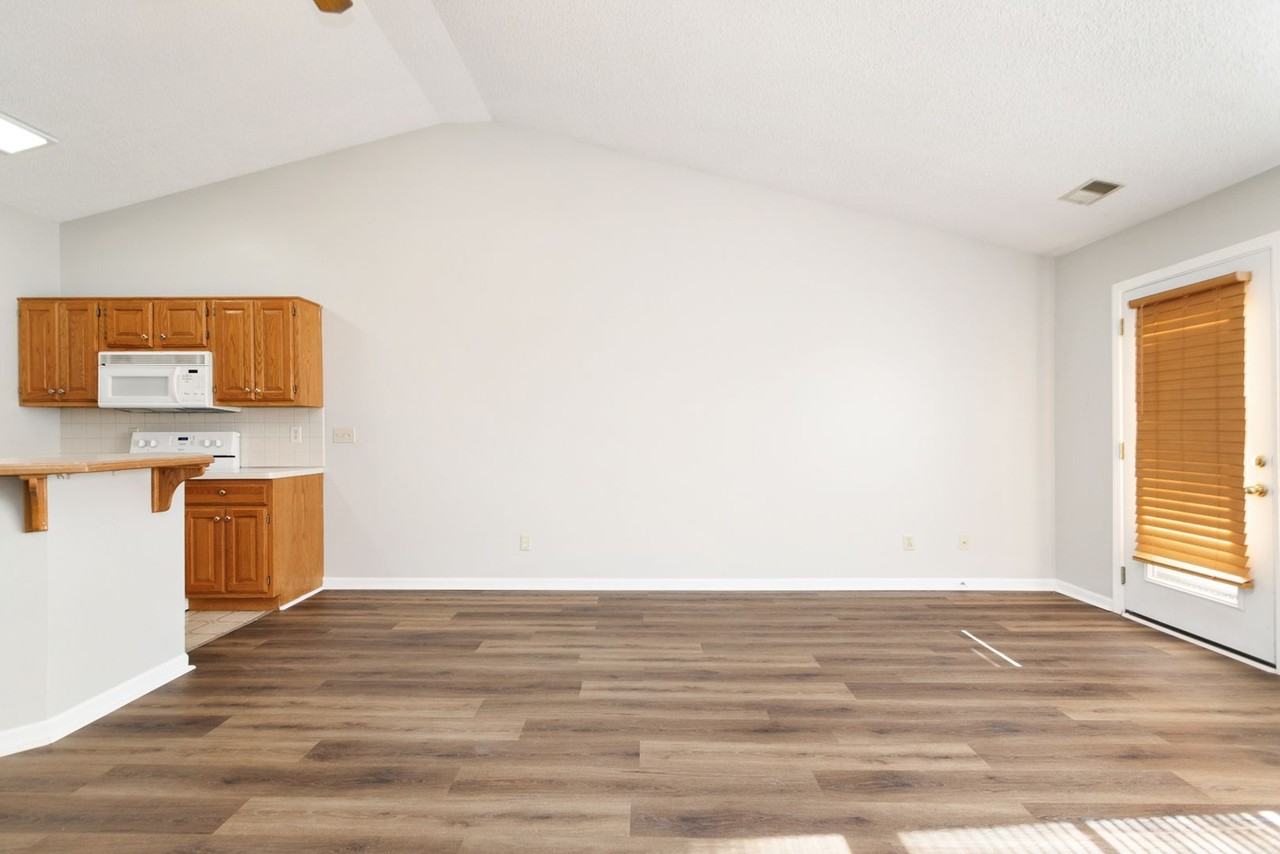 813 Walters Dr - Photo 3 of 20