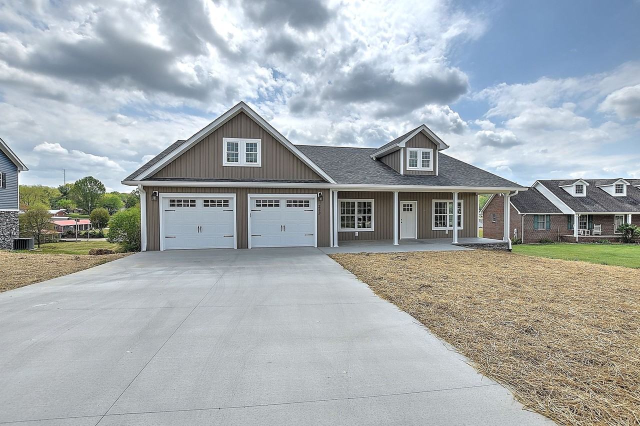 233 Mayor Ave - Photo 2 of 39