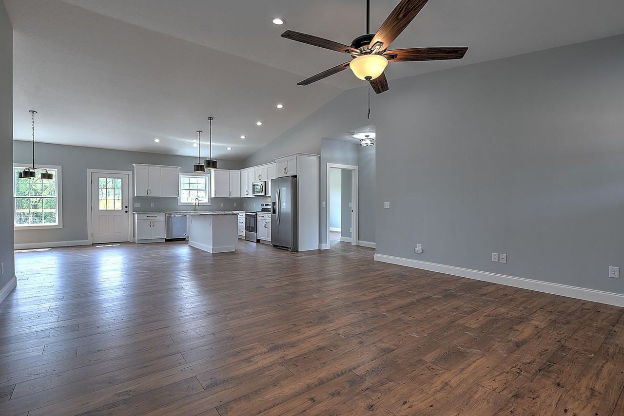 233 Mayor Ave - Photo 4 of 39