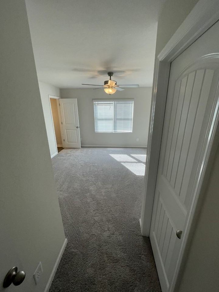 1063 Peony Ln - Photo 7 of 13