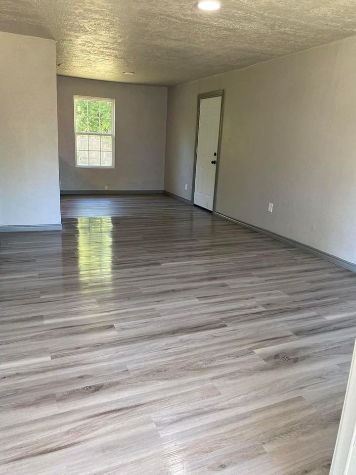 2308 Nw 19th St - Photo 4 of 7