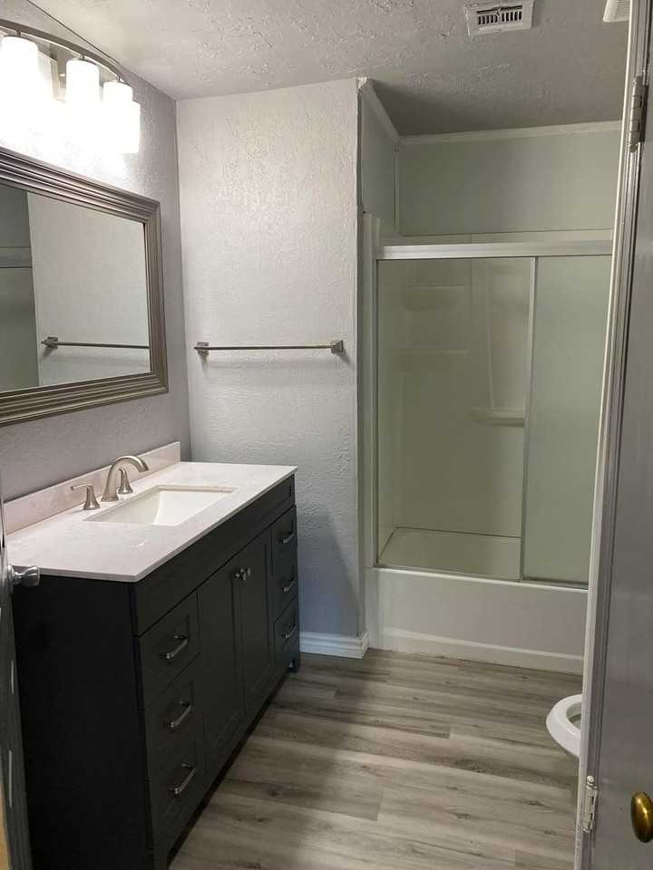 2308 Nw 19th St - Photo 7 of 7