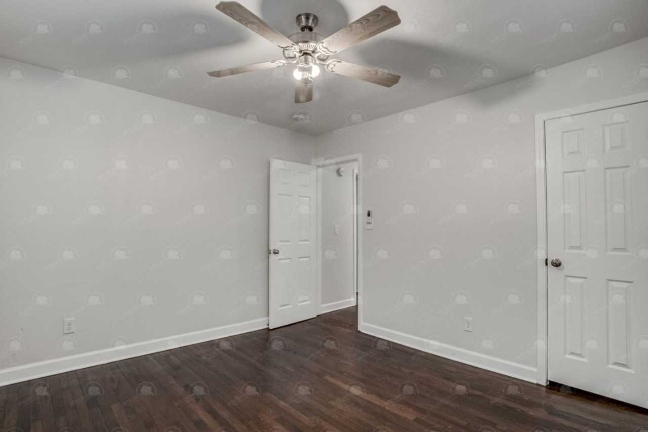 5416 Michigan Ave - Photo 7 of 28