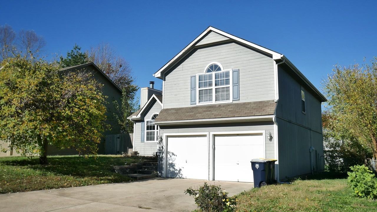 8824 Ne 73rd Ter - Photo 3 of 26