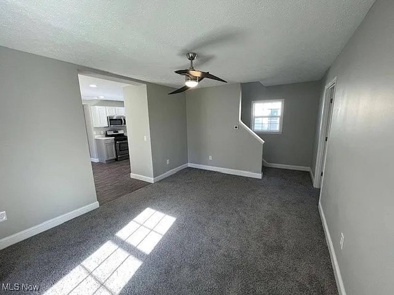 330 Florida Ave - Photo 4 of 11