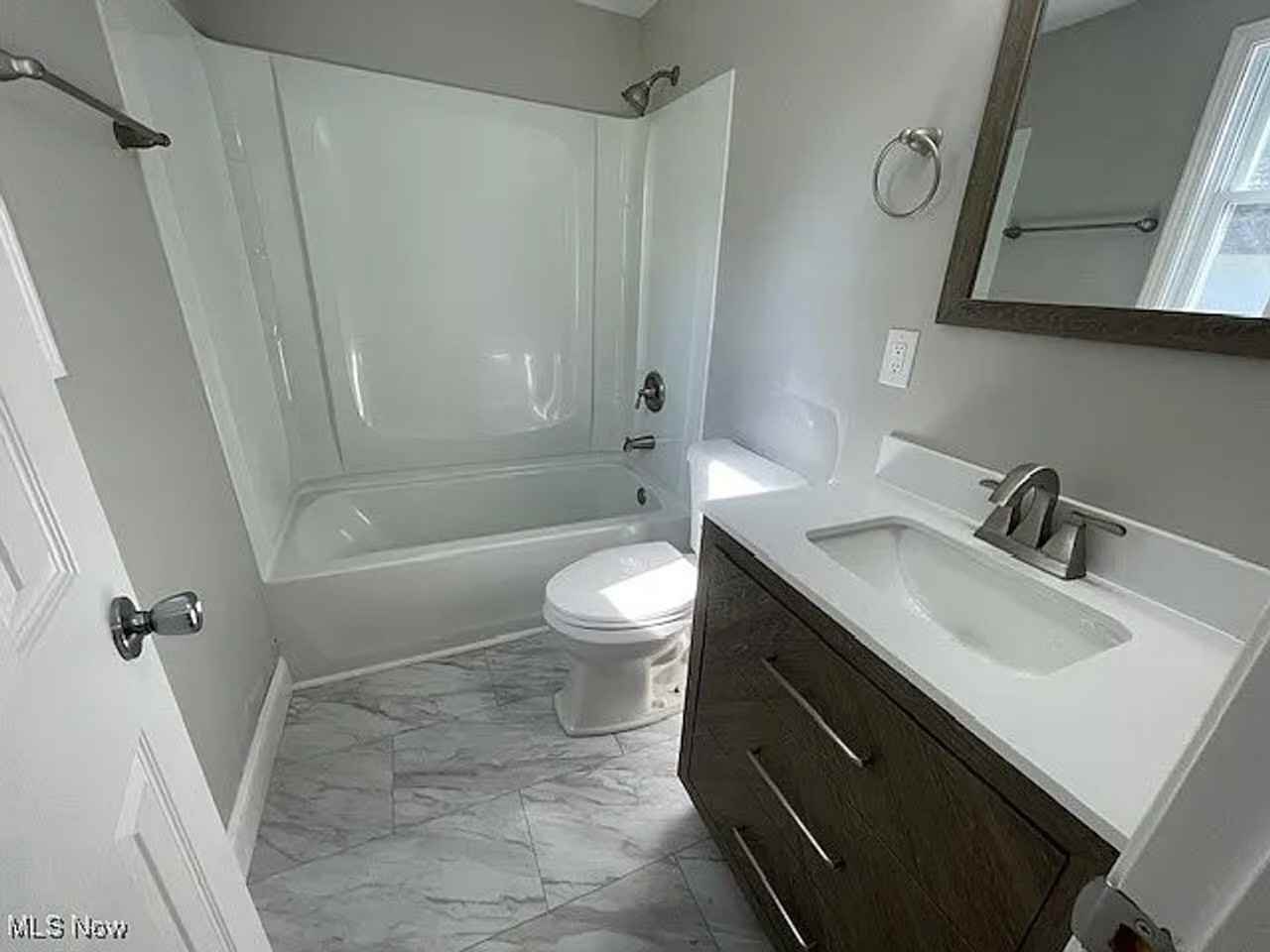 330 Florida Ave - Photo 7 of 11