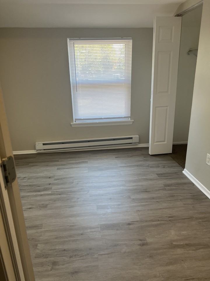 536 W Loch Lomond Dr #1 - Photo 6 of 9