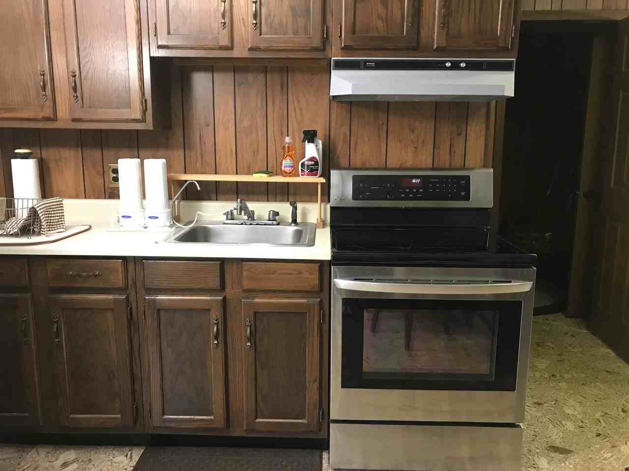 155 Willis Ave - Photo 3 of 7