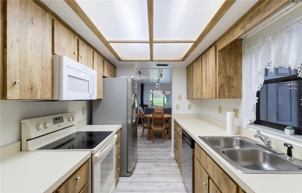 370 E Glassboro Ct #3A - Photo 7 of 18