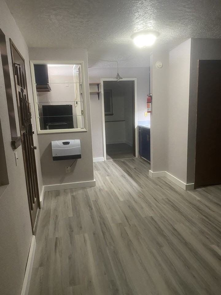 408 Nw 10th St #NA - Photo 3 of 22