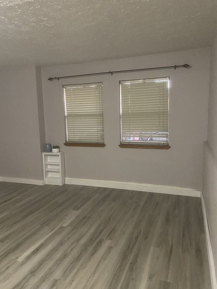 408 Nw 10th St #NA - Photo 4 of 22