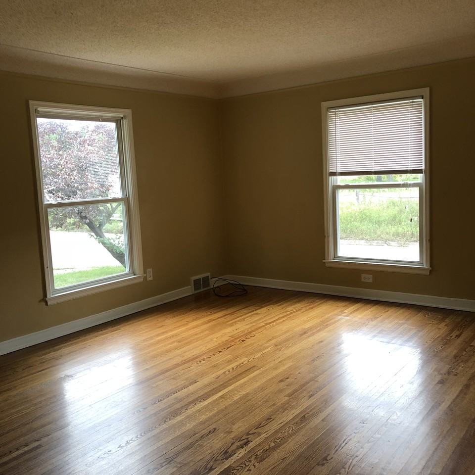 825 22nd Ave Se #NA - Photo 7 of 14