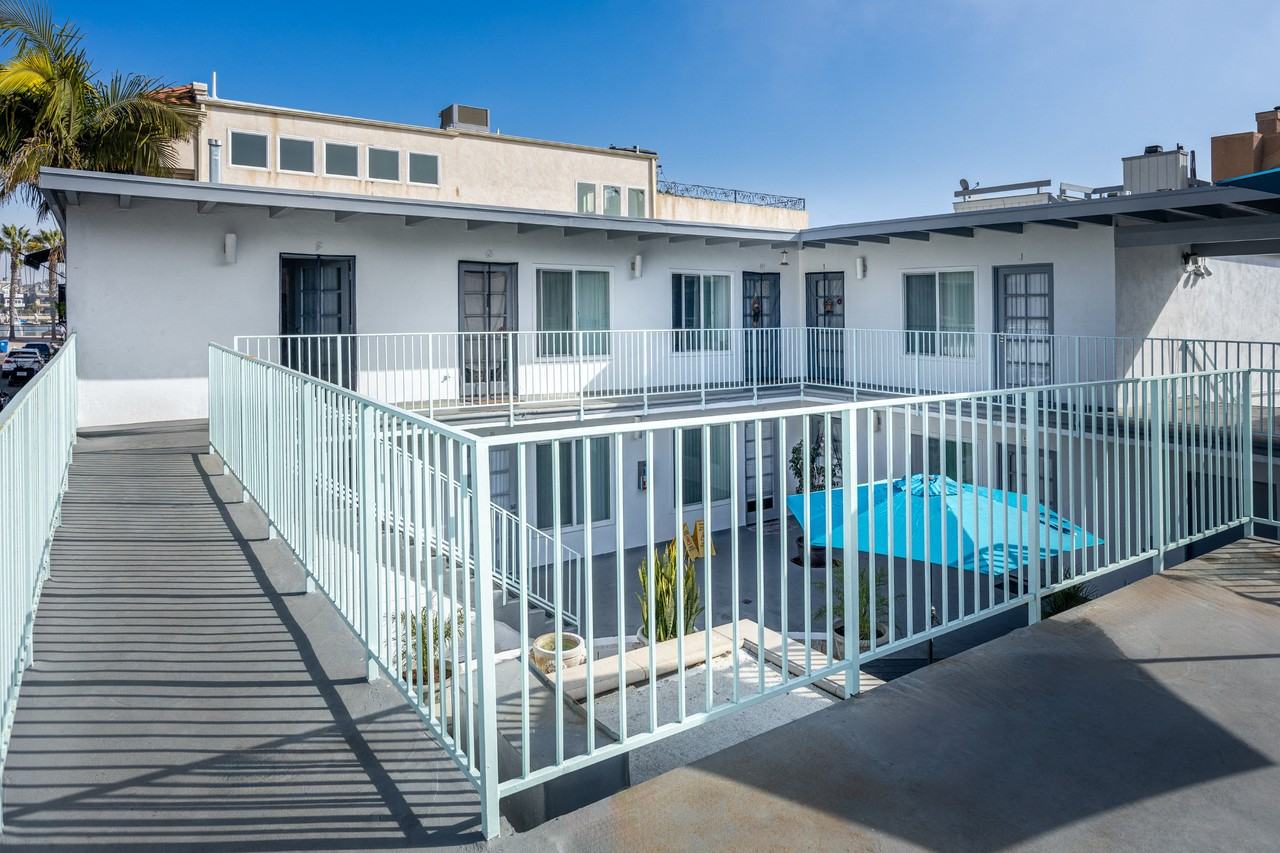 Bayside Apartments - Photo 3 of 17