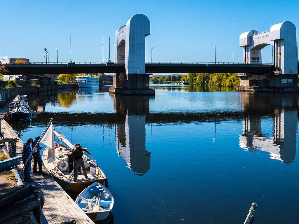 Tapestry on the Hudson - Photo 2 of 50