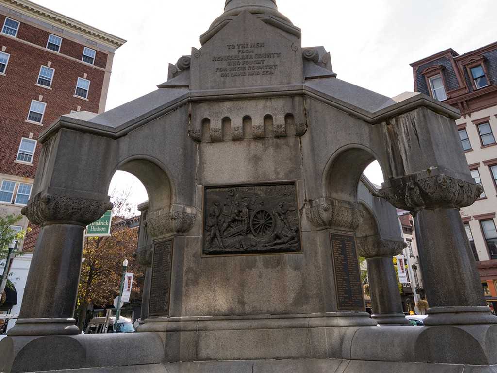 Tapestry on the Hudson - Photo 5 of 50