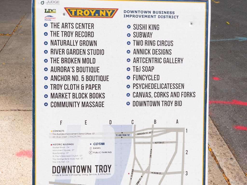 Tapestry on the Hudson - Photo 6 of 50