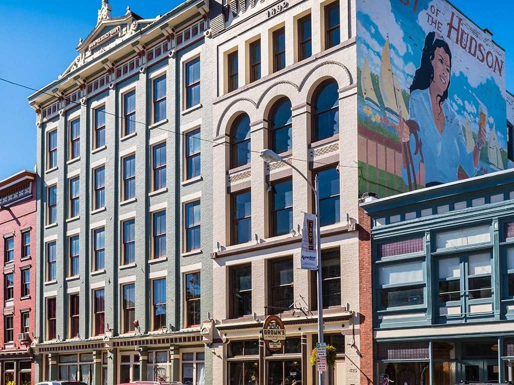 Tapestry on the Hudson - Photo 7 of 50