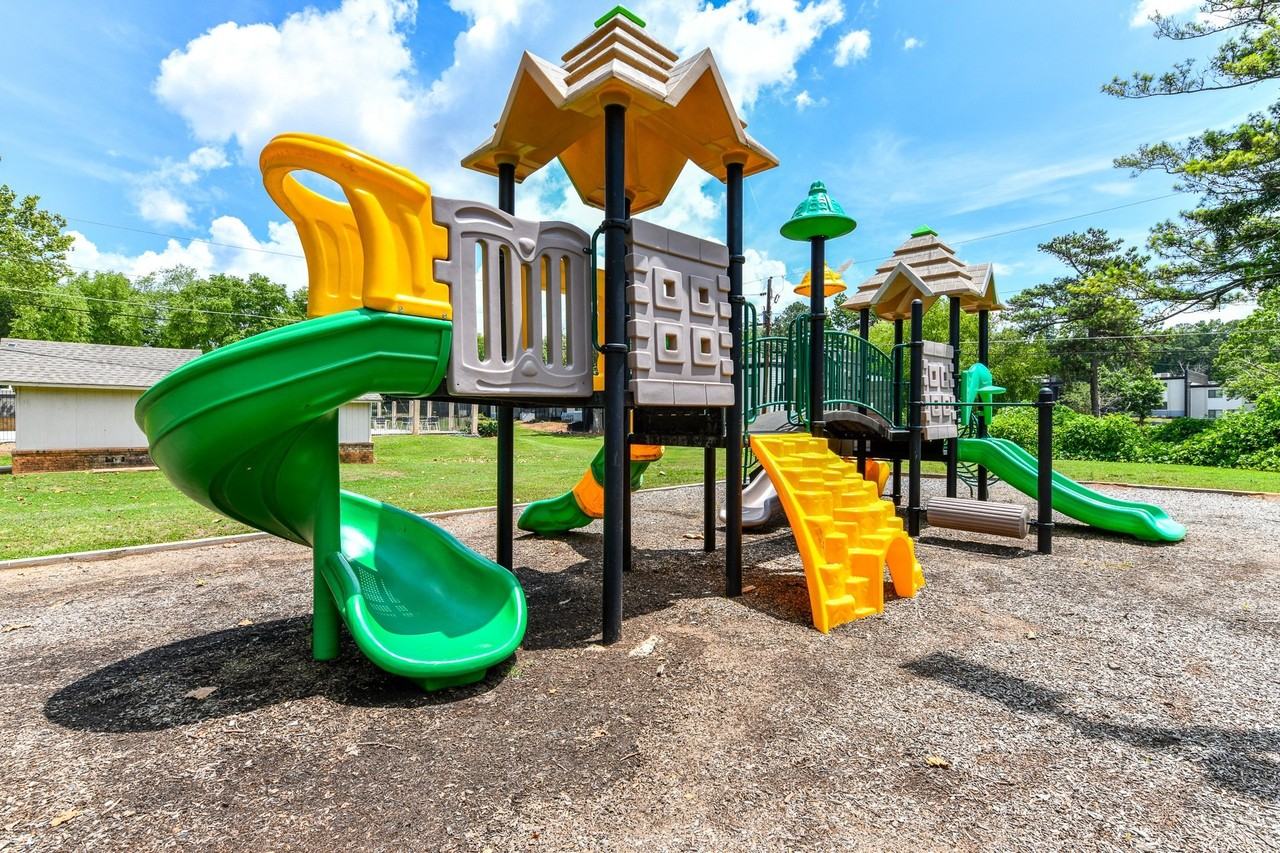 The Flats @ 1885 Apartments - Photo 6 of 13